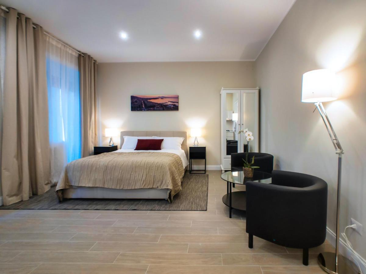Silia House Napoli Centro Hotel Bagian luar foto