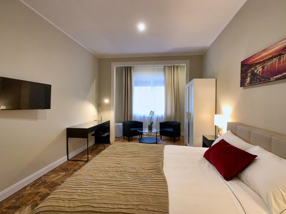 Silia House Napoli Centro Hotel Bagian luar foto